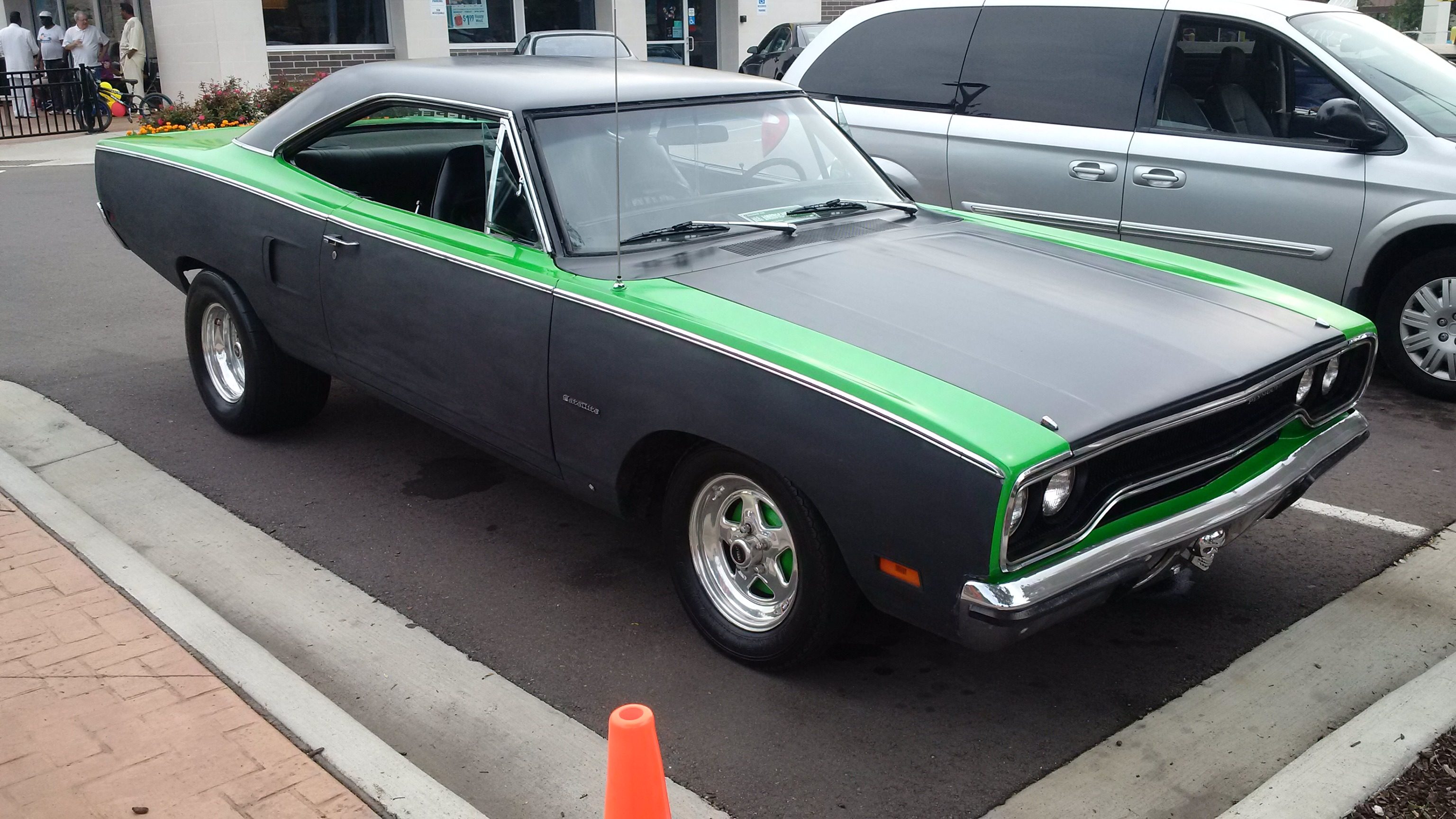 Plymouth Satellite