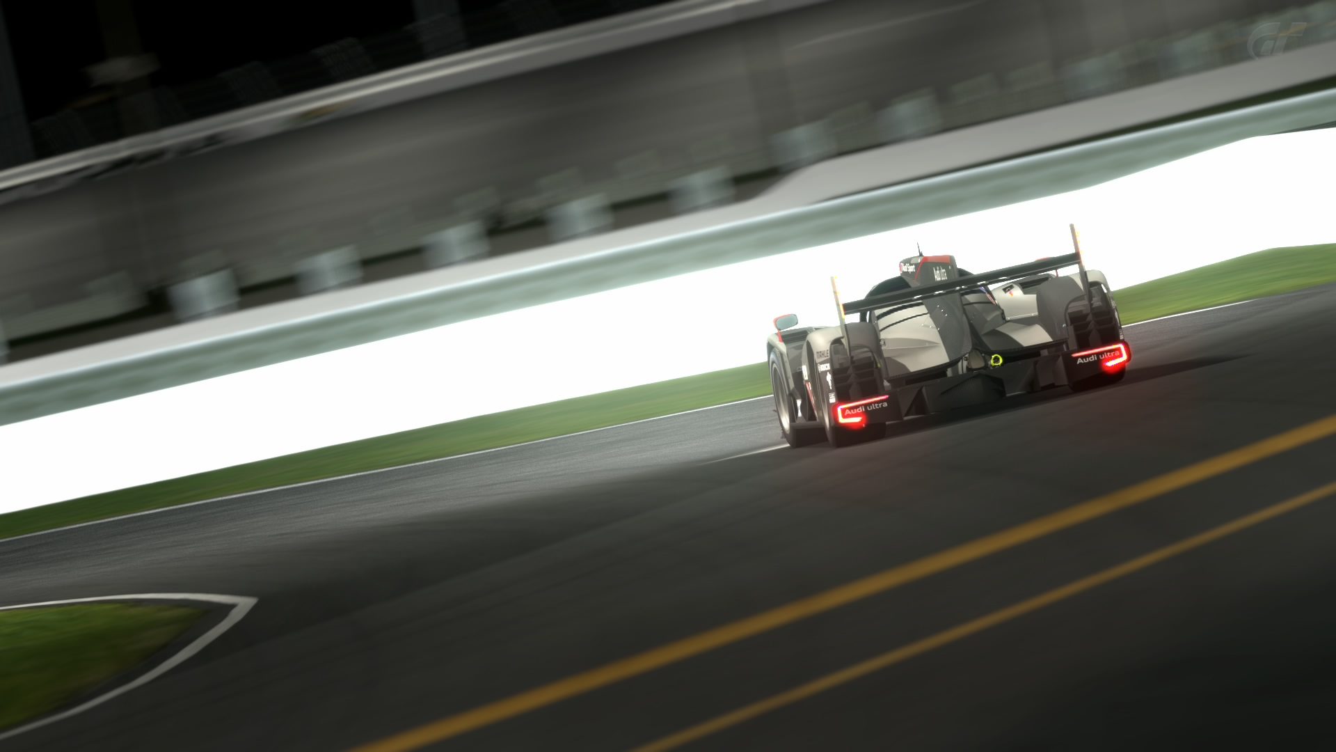R18 TDI (Audi Sport Team Joest) '11