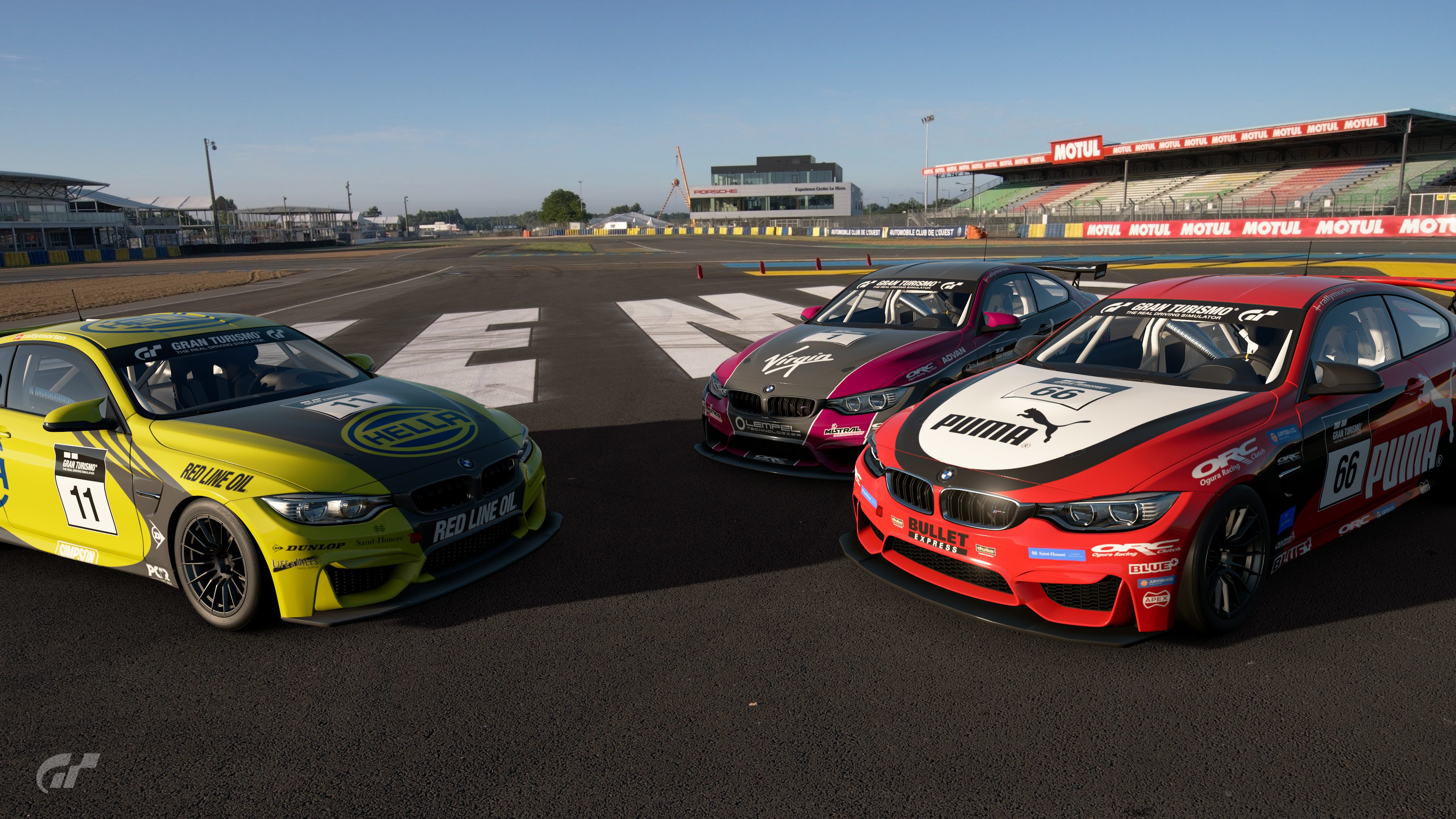 Race Driver: Grid touring cars turned M4 Gr.4s