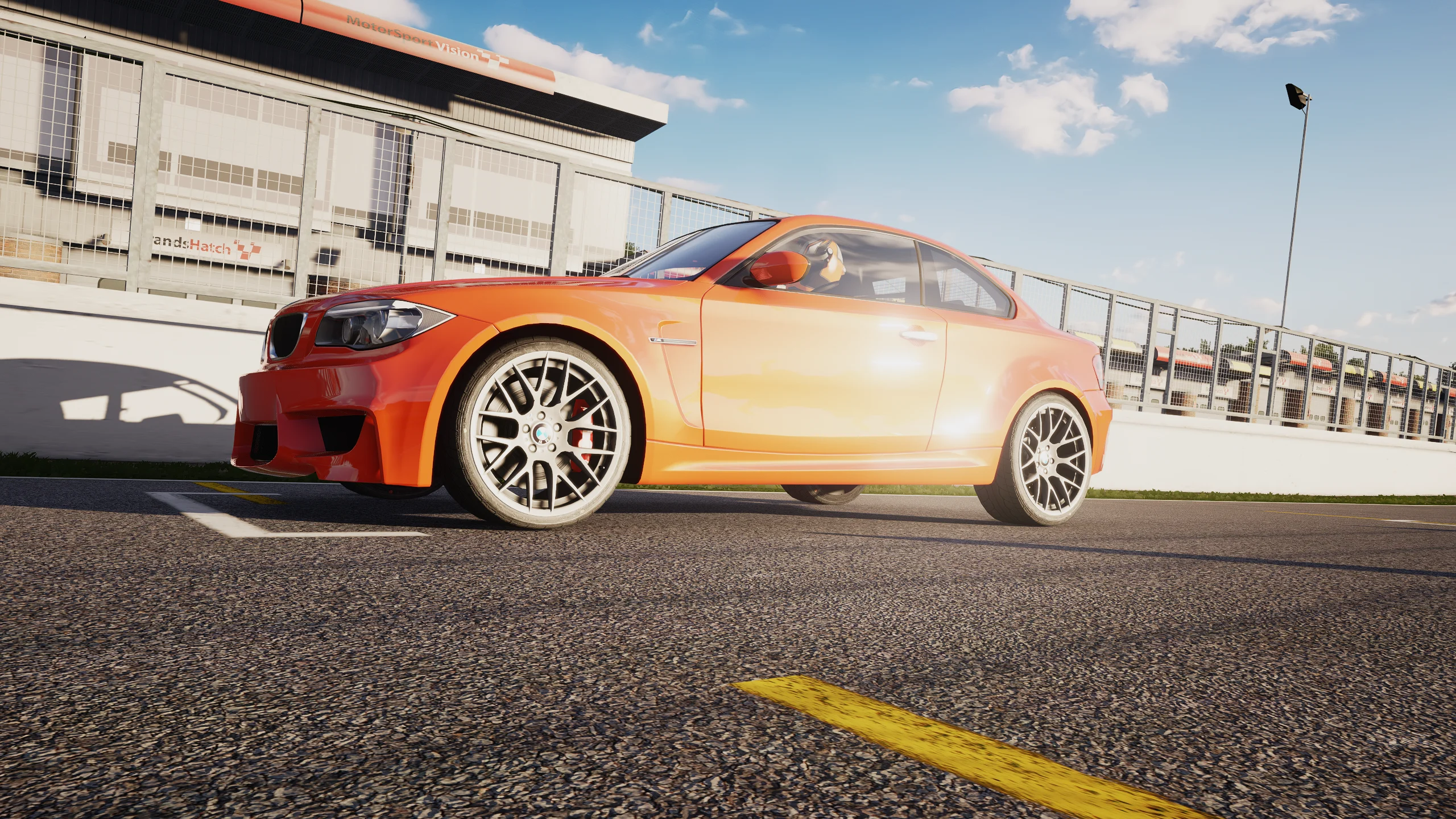 Screenshot_bmw_1m_ks_brands_hatch_14-9-126-17-54-26.webp