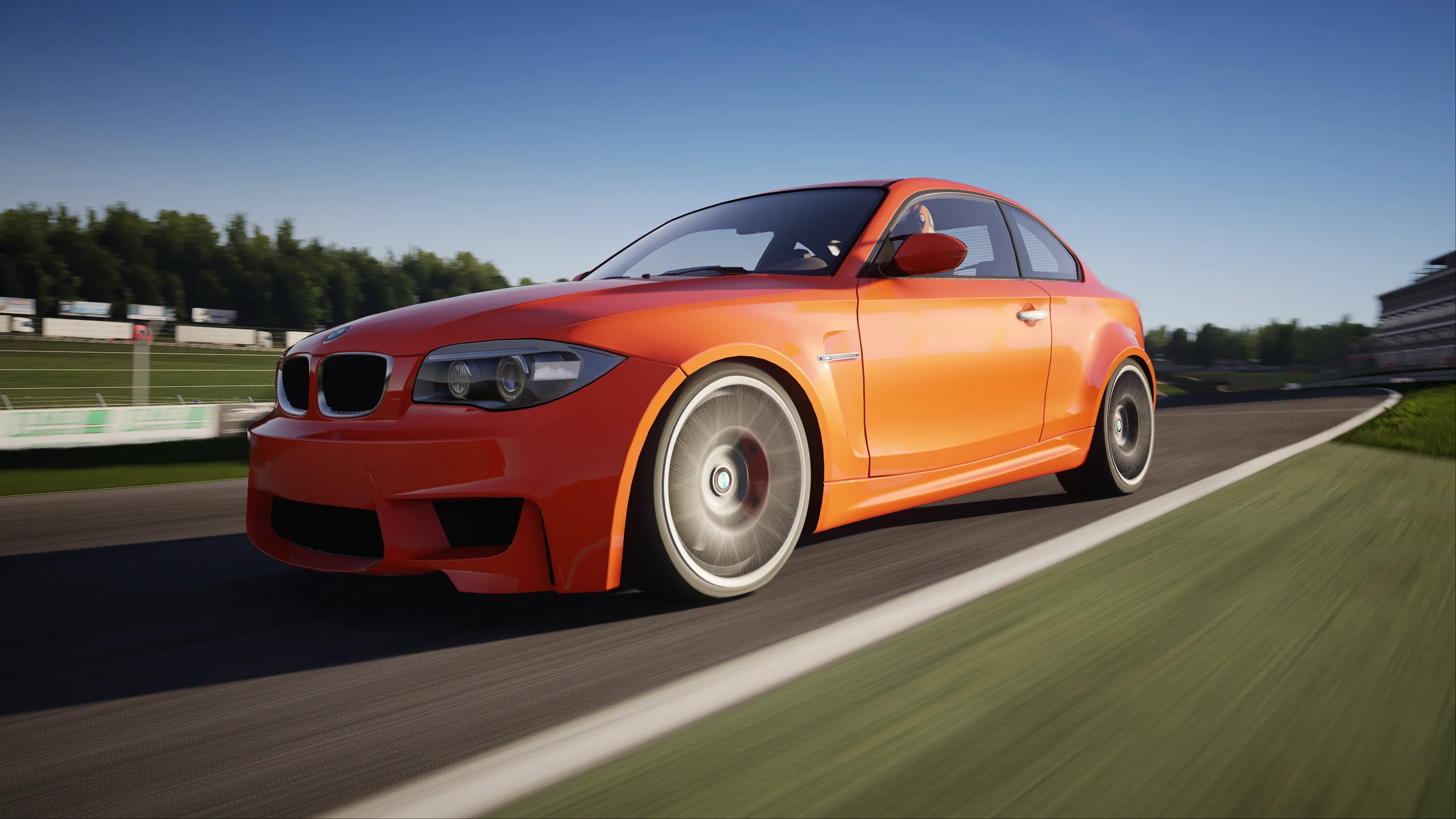Screenshot_bmw_1m_ks_brands_hatch_9-9-126-12-12-45.webp