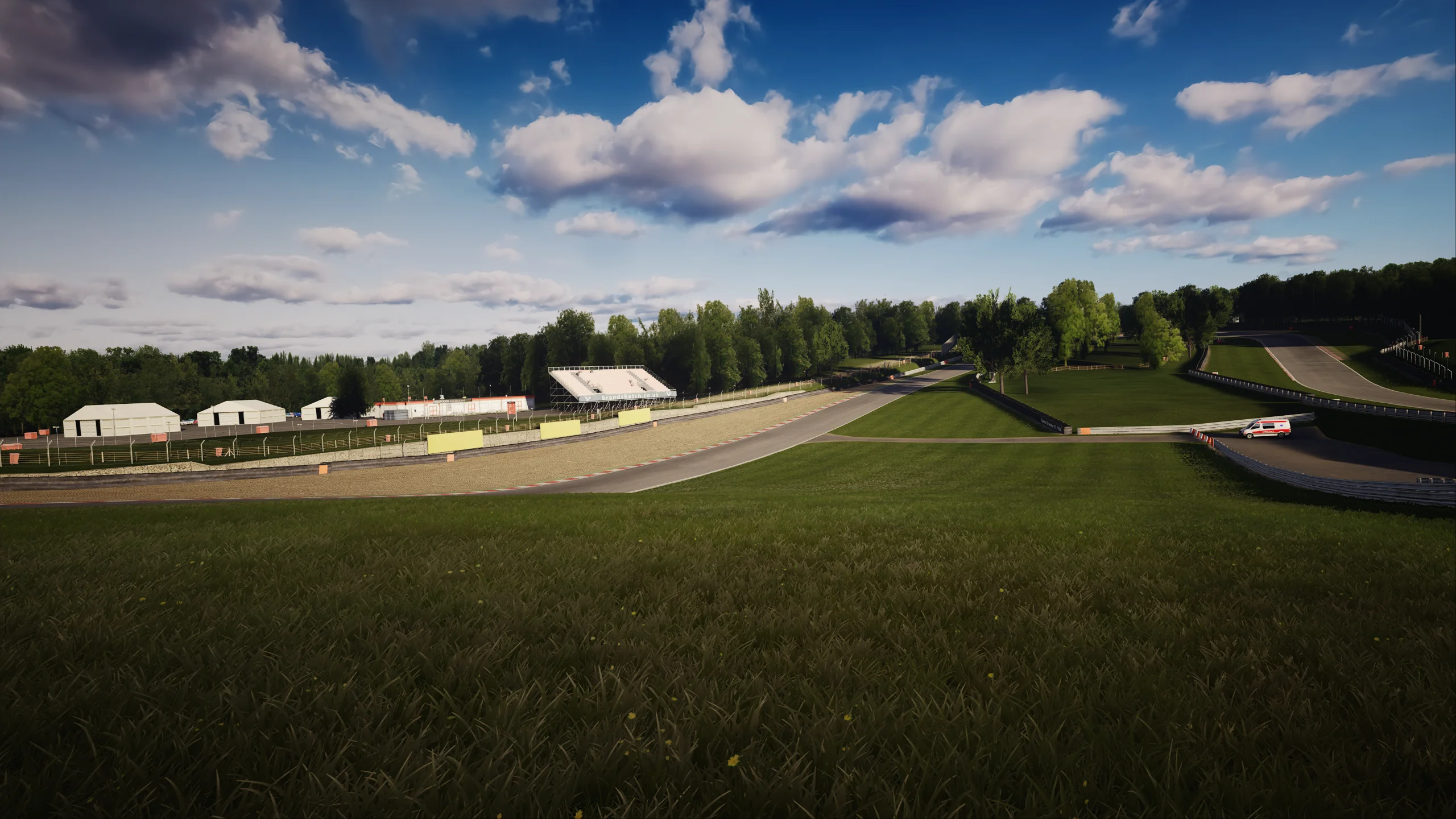 Screenshot_bmw_1m_ks_brands_hatch_9-9-126-4-3-6.webp