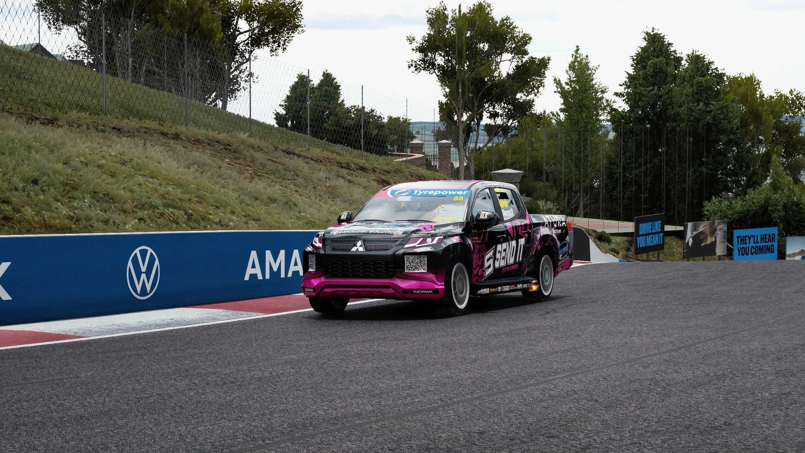 Screenshot_superutes_triton_ak_rt_bathurst_6-9-126-21-48-19.webp