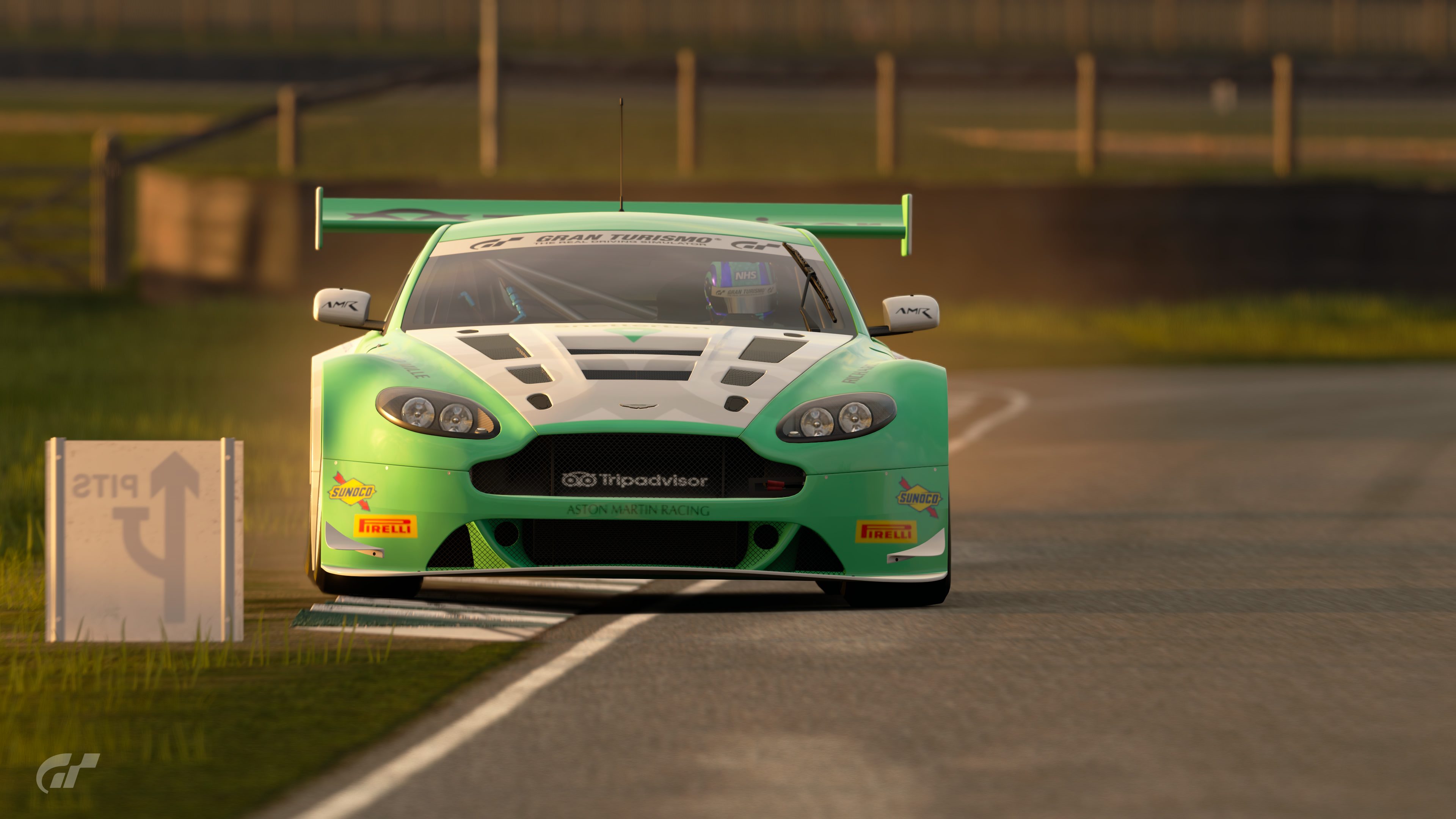 TripAdvisor_AstonMartin_Vantage_GT3_4