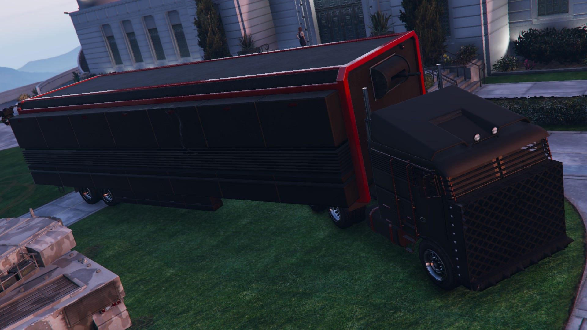 What CEOs are capable of having in one instance 6 (Mobile Operations Center, carried by JoBuilt Hauler Custom)