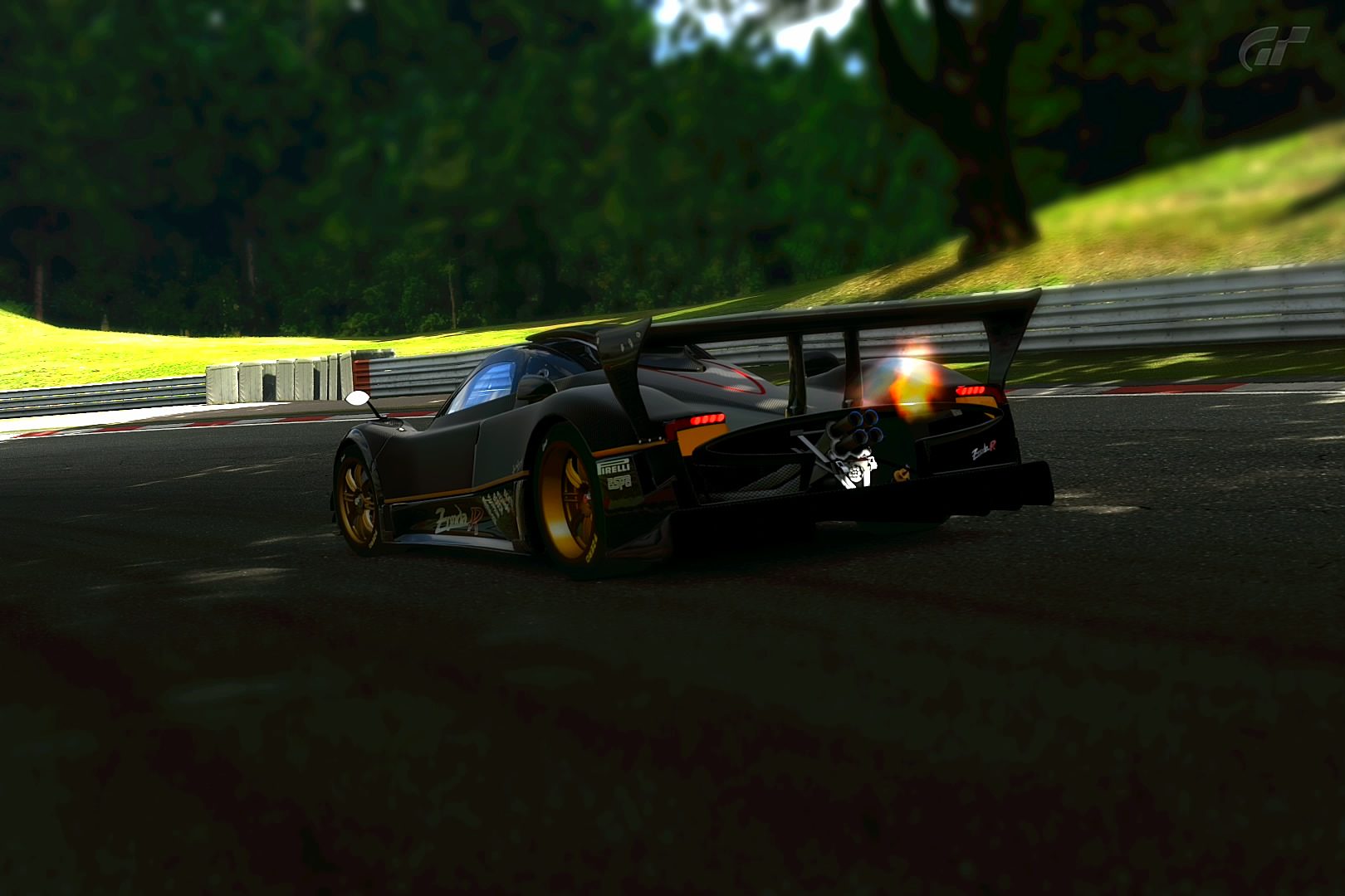 zonda R @ deep forest.jpg