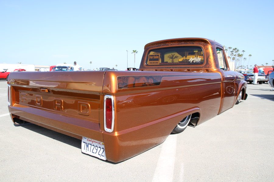 low_truck_by_1carguy.jpg