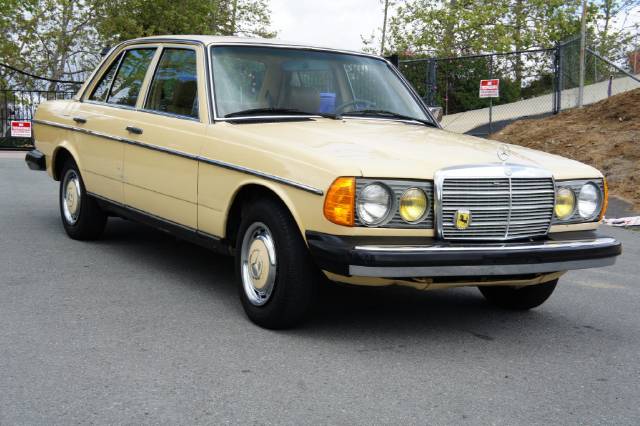 Mercedes-240D-W123.jpg