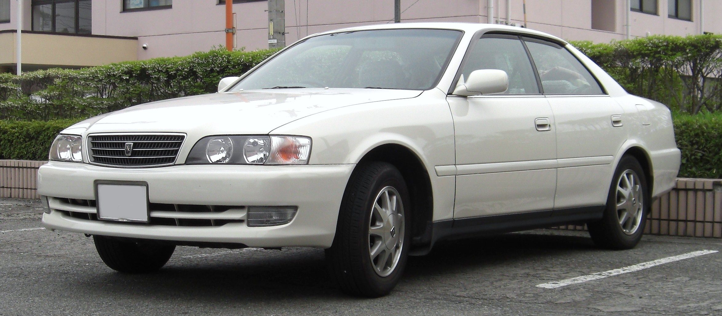 1996-1998_Toyota_Chaser.jpg