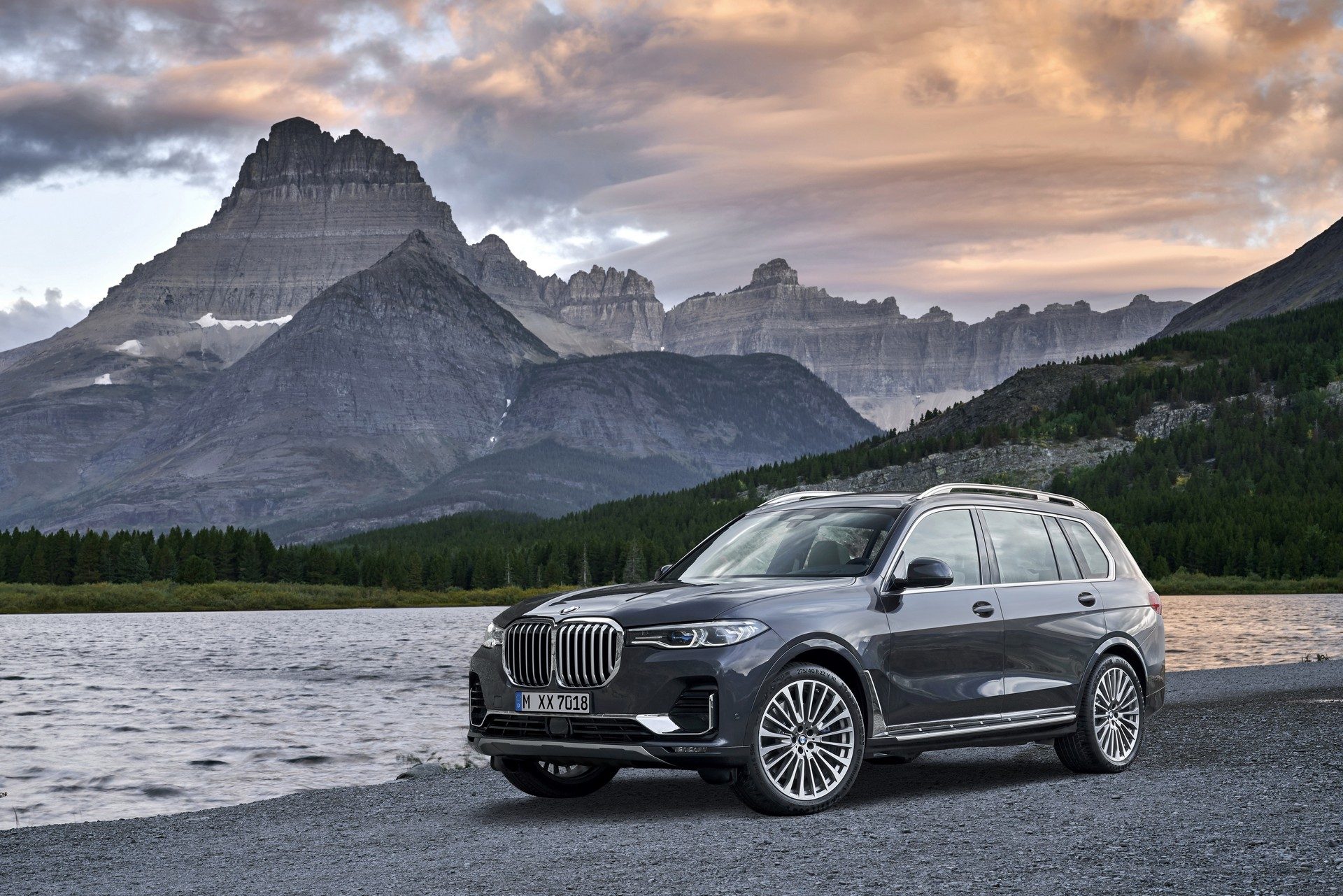 225544f0-2019-bmw-x7-35.jpg