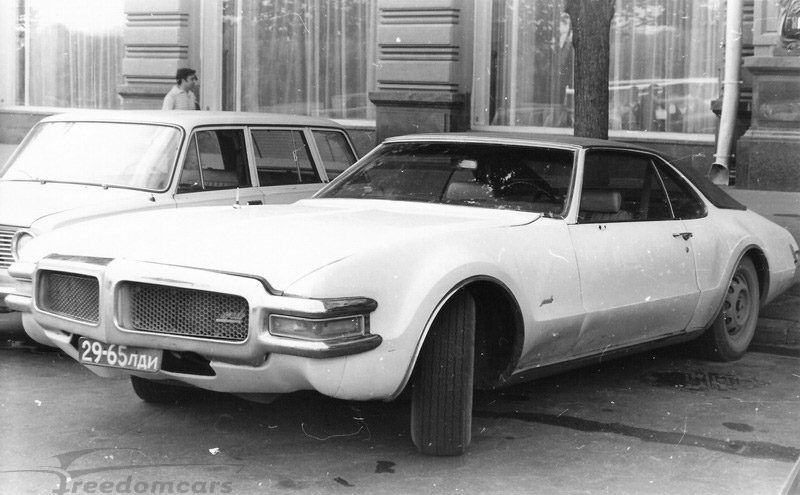 68_Oldsmobile_Toronado_1.jpg
