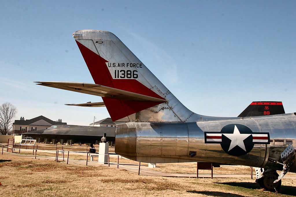 f-84f_51-1386_03_of_15.jpg