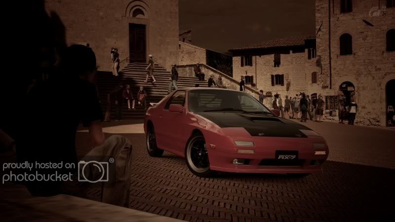 SanGimignano-TownSquare_1.jpg