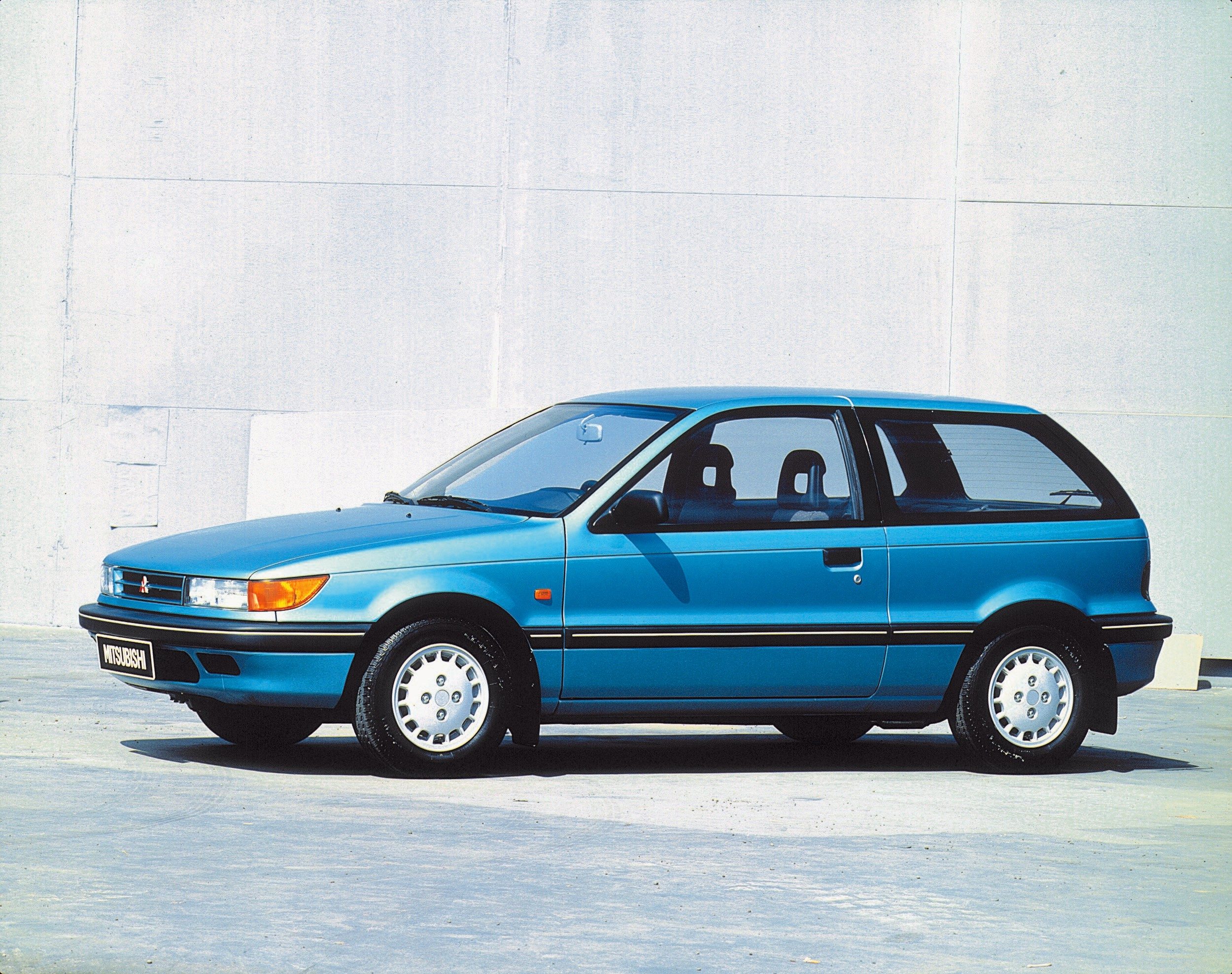 MITSUBISHI-Colt-3-Doors-952_7.jpeg