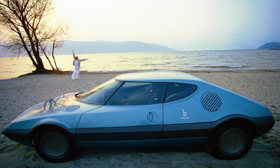 1973_Bertone_NSU_Trapeze_01.jpg