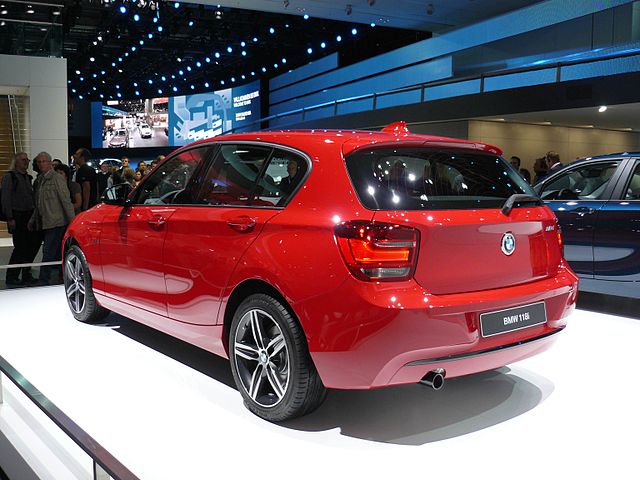 640px-BMW_118i.JPG