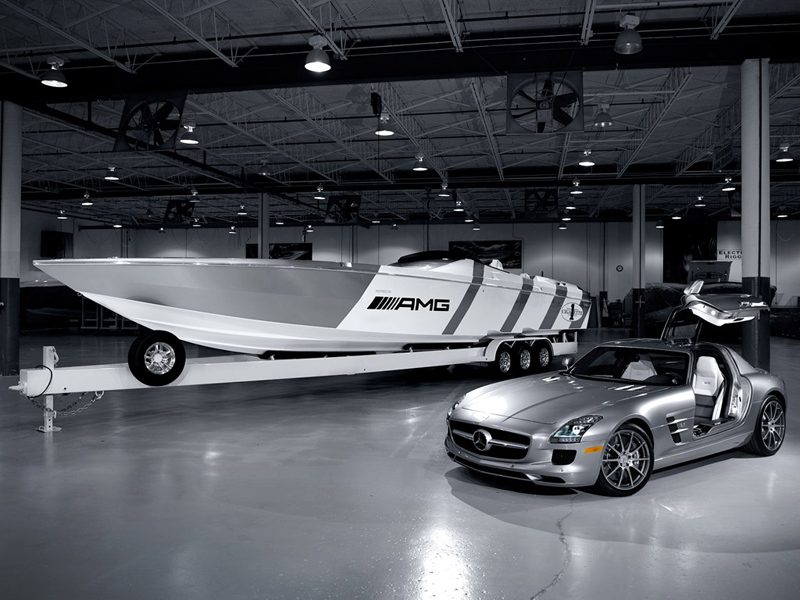 Cigarette_Racing_boat_inspired_by_AMG_SLS_front.jpg