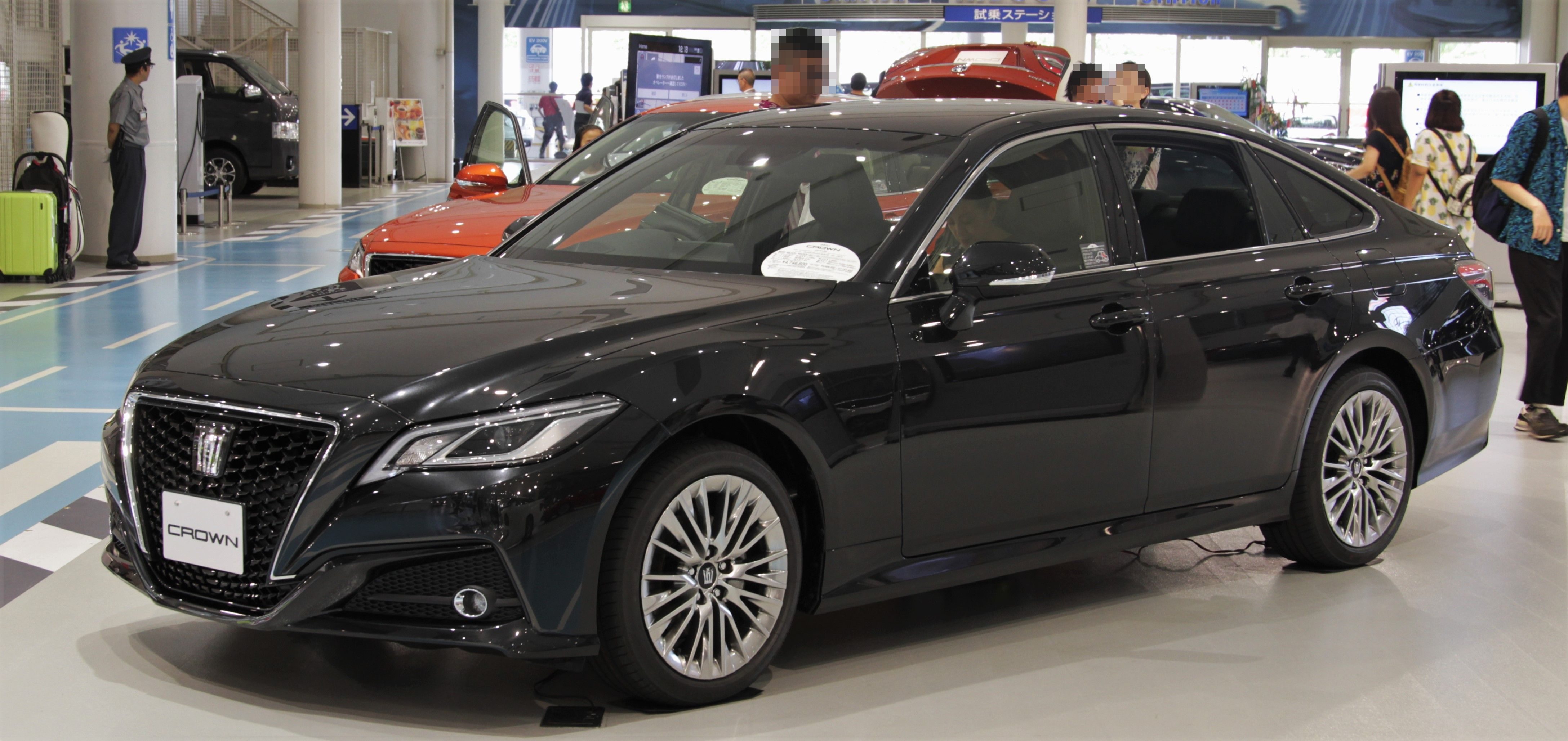 2018_Toyota_Crown_2.0_S.jpg
