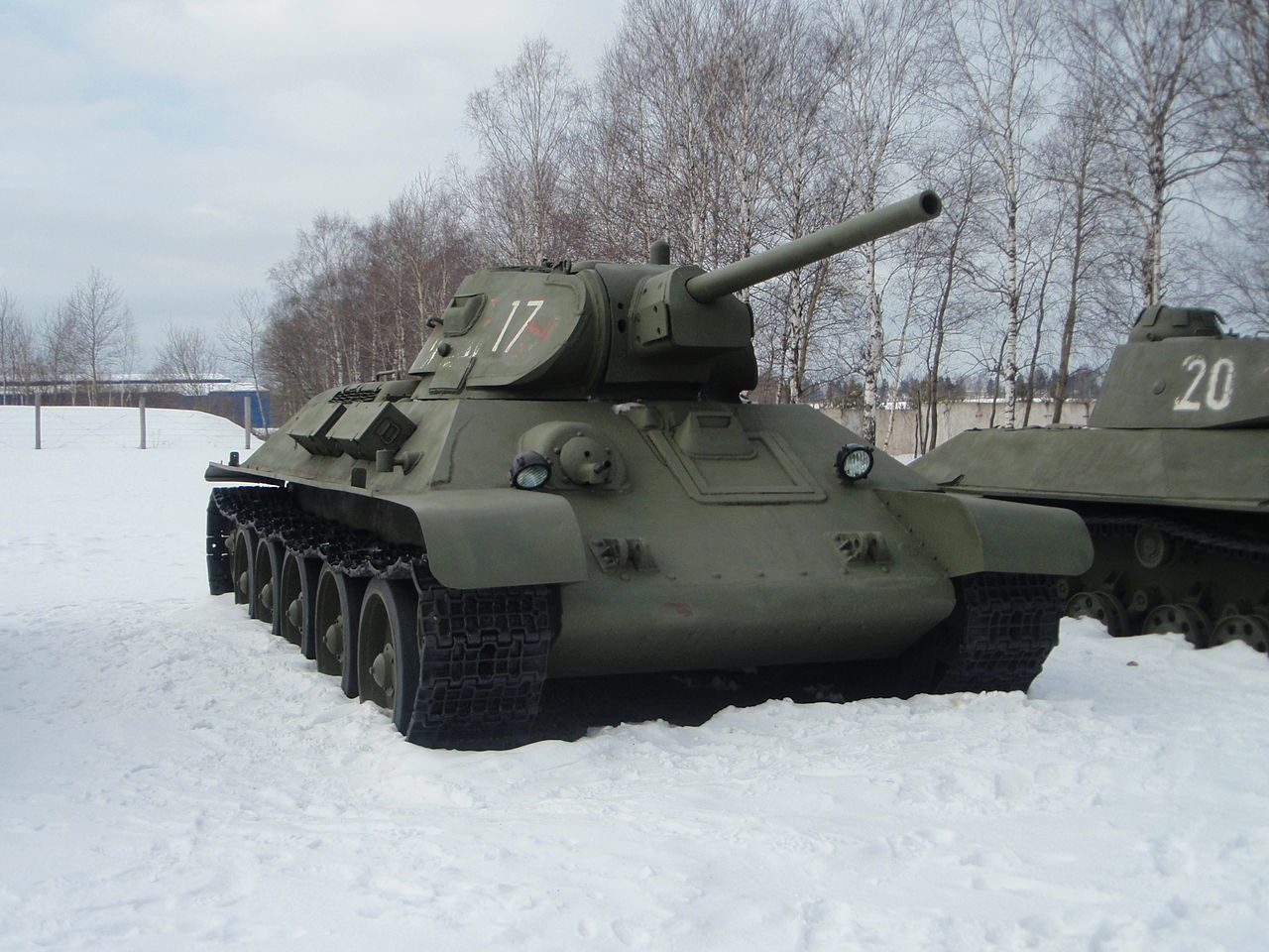 1280px-T-34_model_1941_in_Kubinka_Tank_Museum.JPG