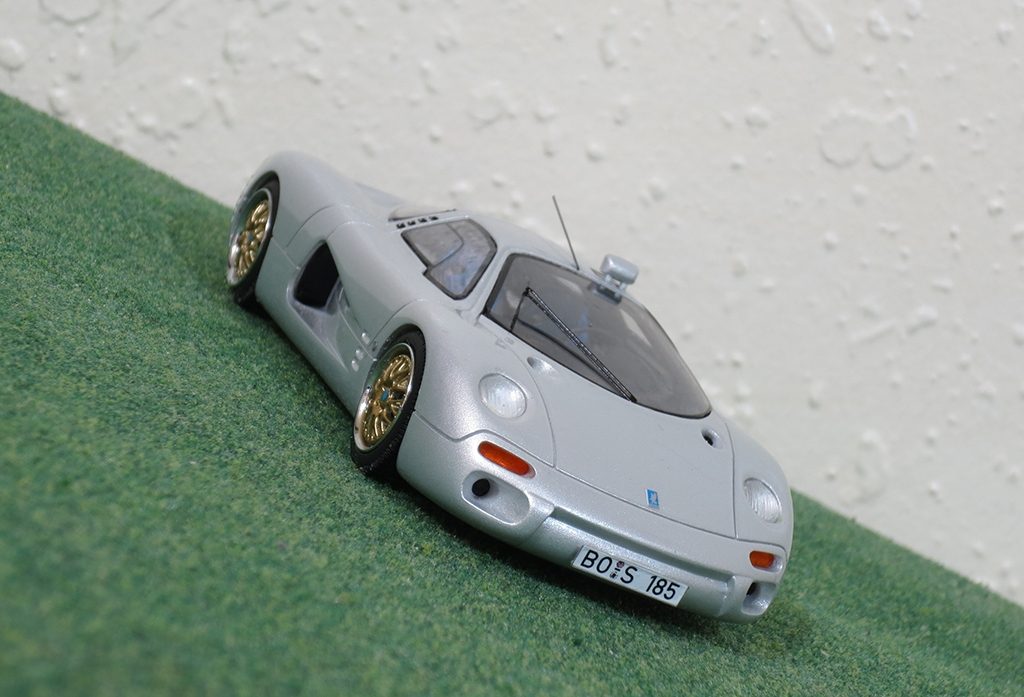 Isdera_Commendatore_112i-05.jpg
