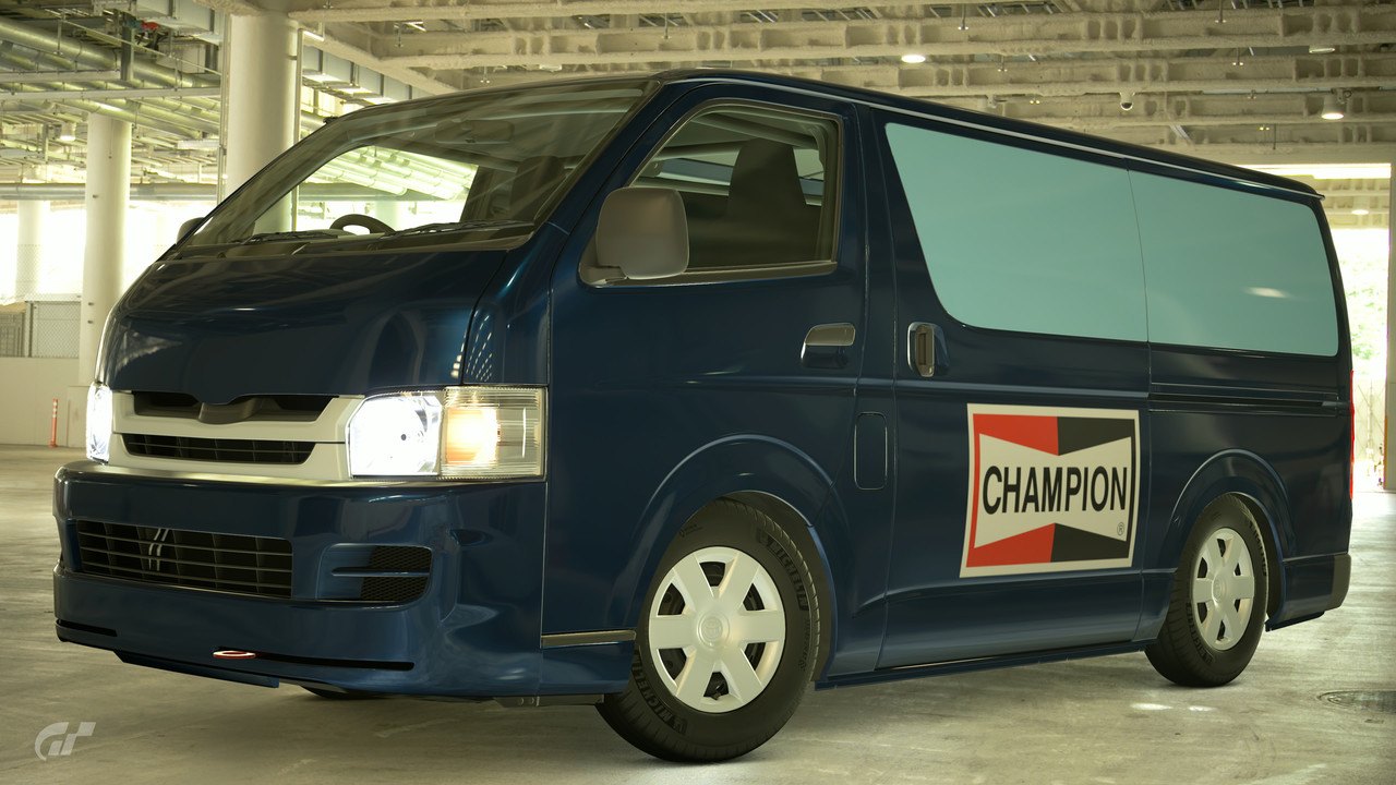 Toyota-Hiace-Van-DX-2016-National-Stadium.jpg