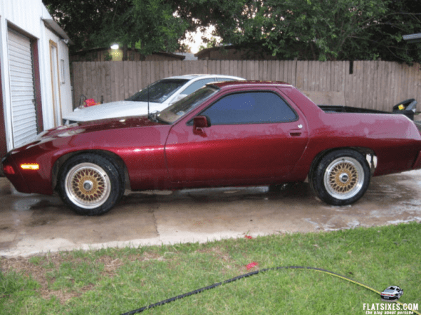 porshce-928-elcamino3-600x450.png
