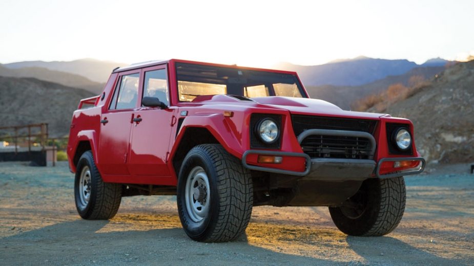 Lamborghini-LM002_925x520_acf_cropped.jpg