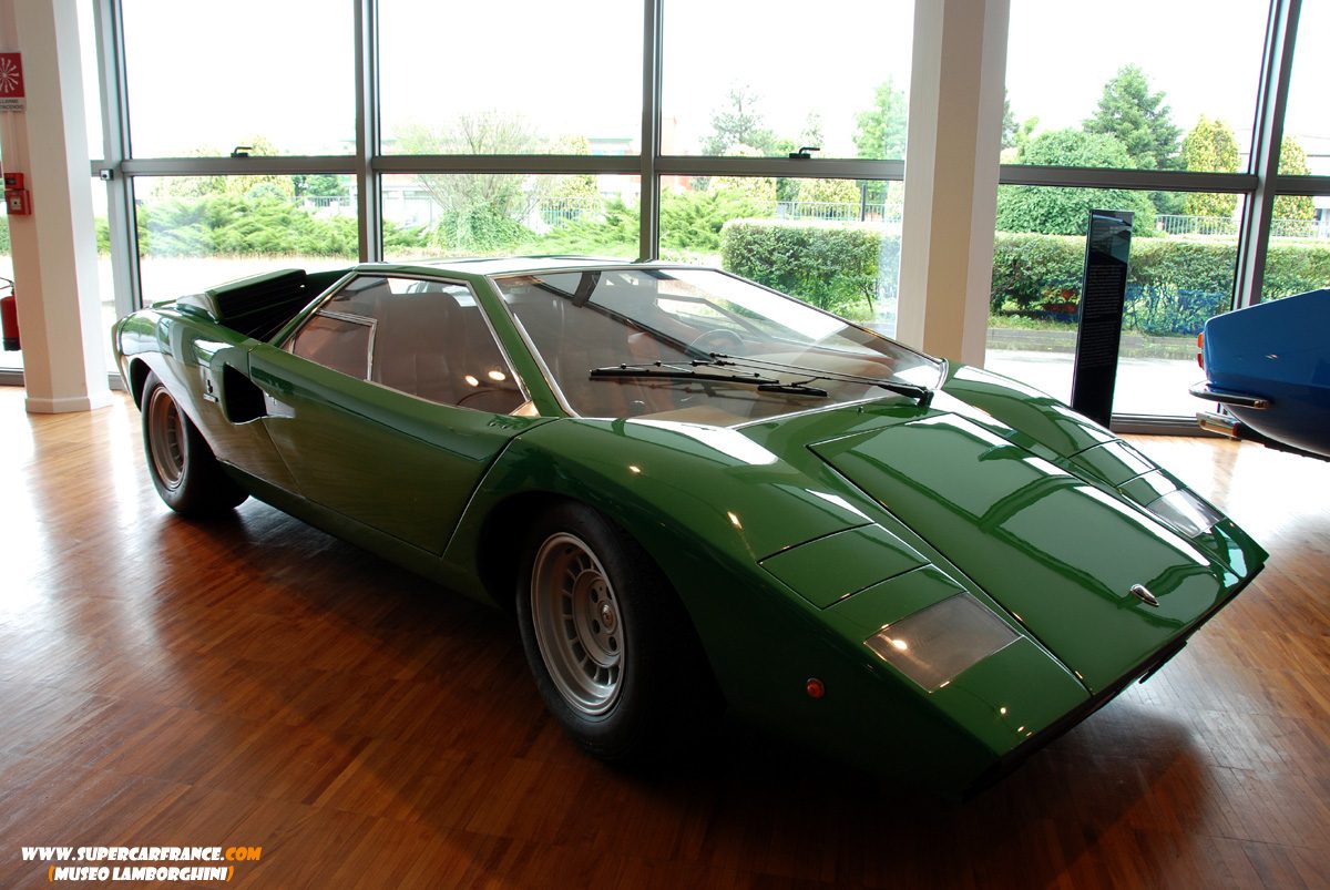 40-Countach_LP400_Periscopa.JPG