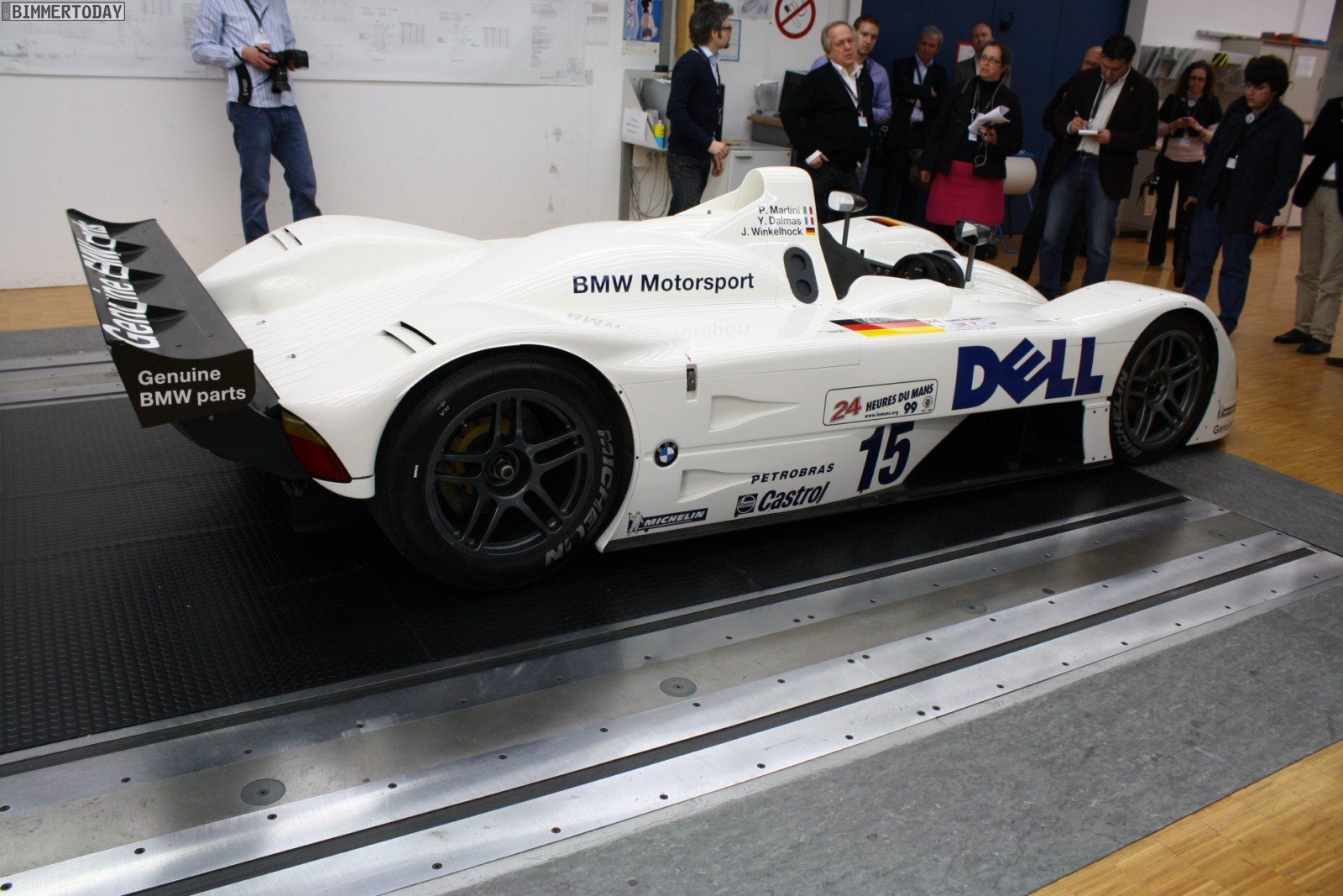 BMW-Motorsport-V12-LMR-Garching-02.jpg