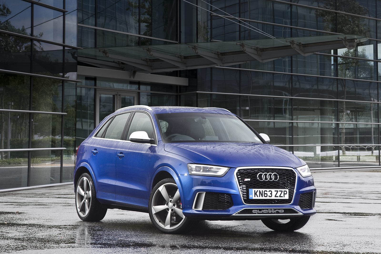 Audi_Q3RS_STU_001.jpg