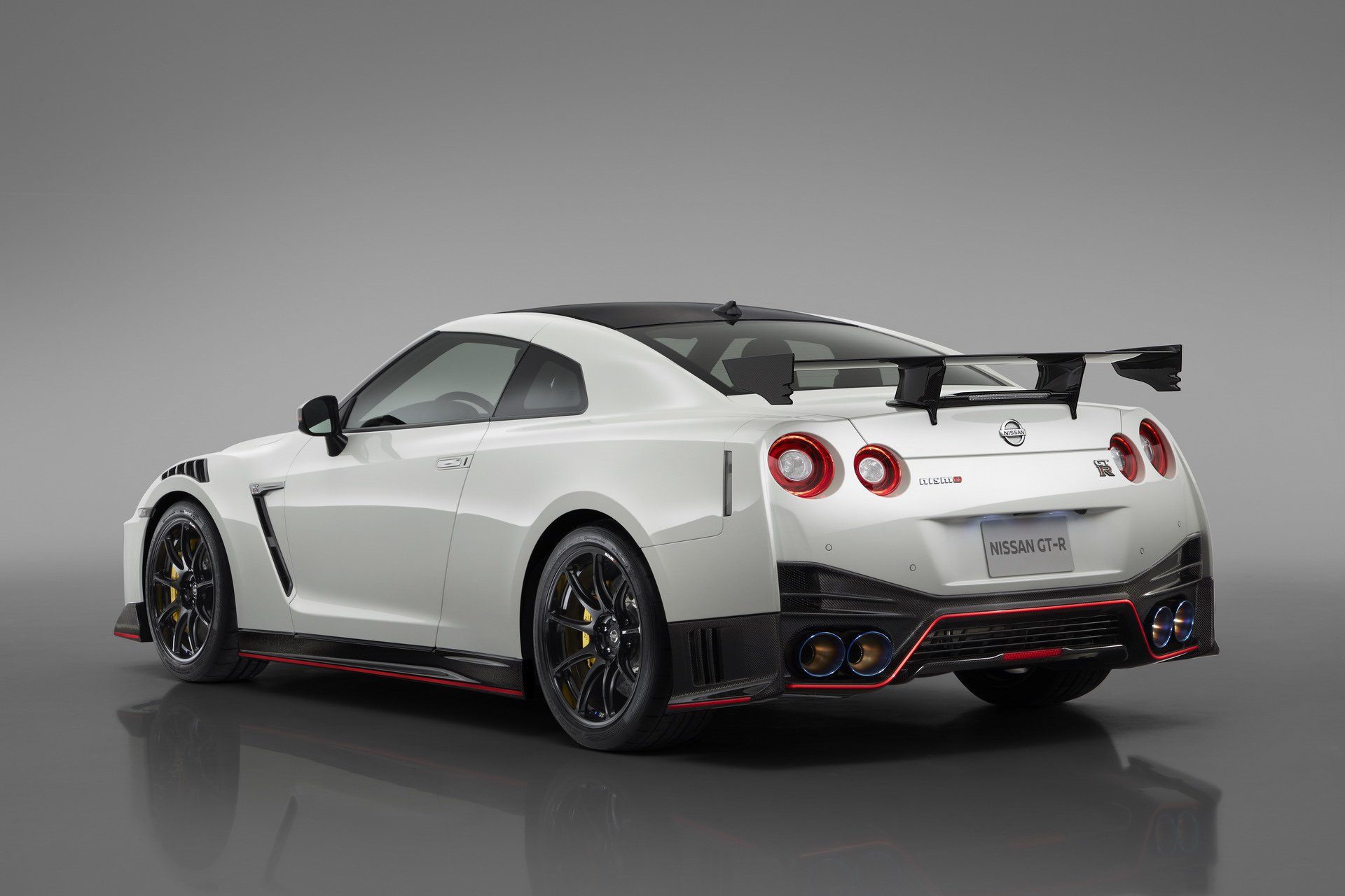 631a9d8c-2020-nissan-gt-r-22.jpg