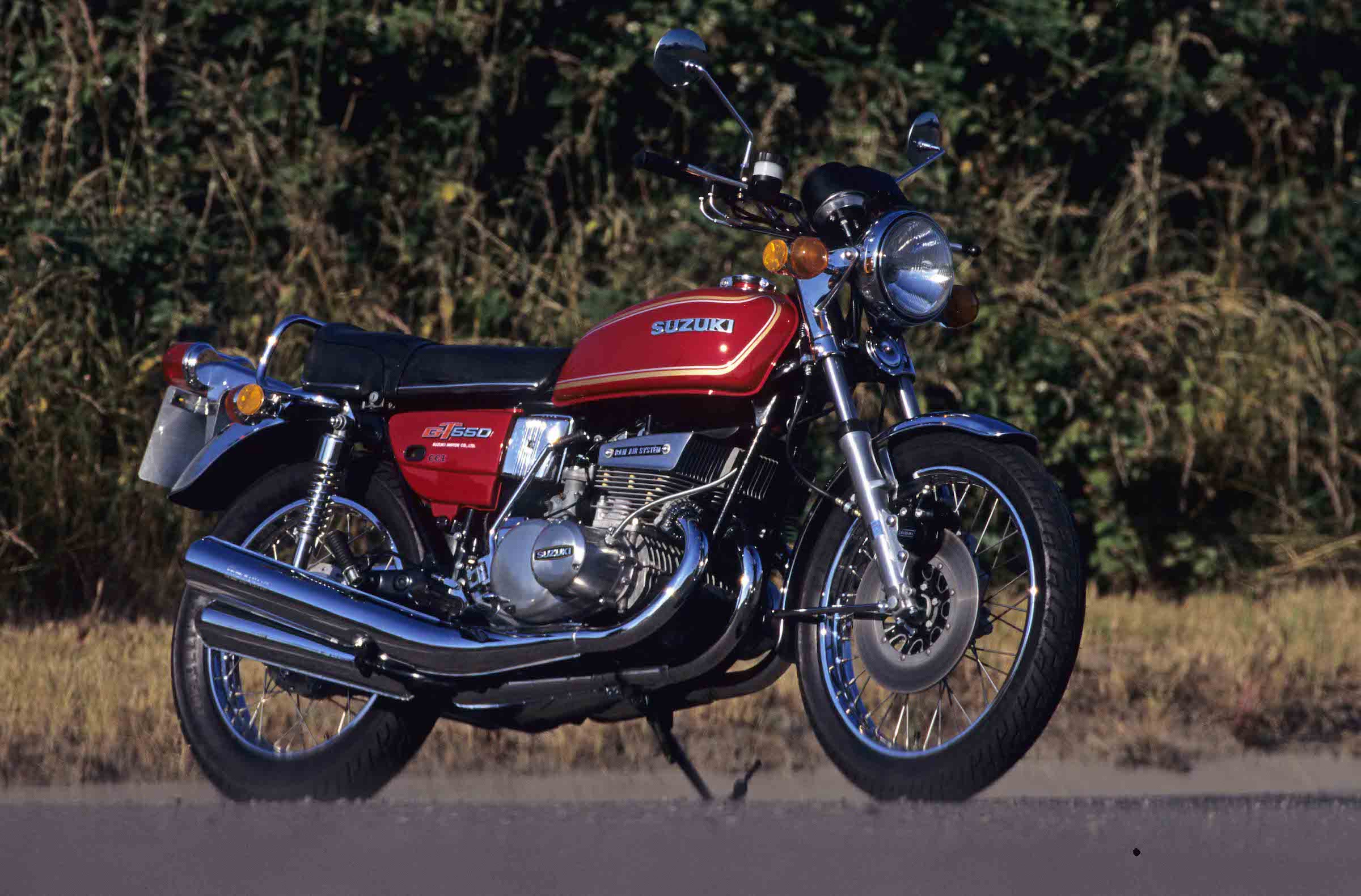 Suzuki_GT550_02.jpg