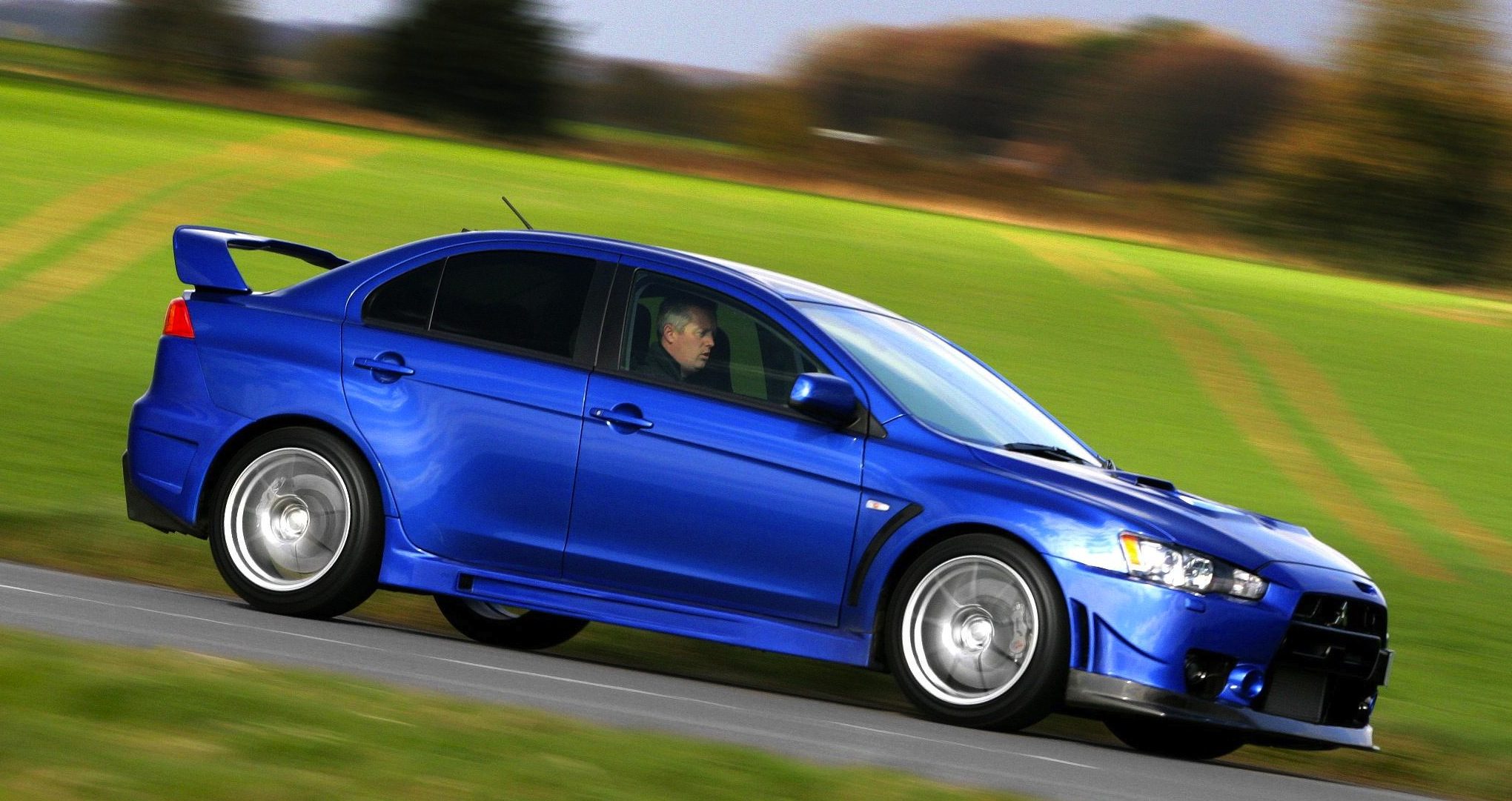 Mitsubishi-Evo-x-2.jpg