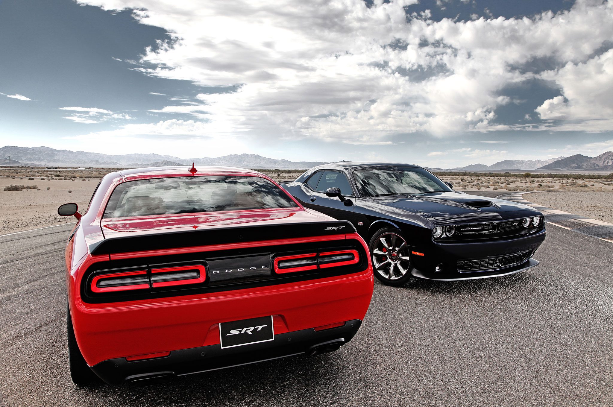 2015-Dodge-Challenger-SRT-Hellcat-WW.jpg