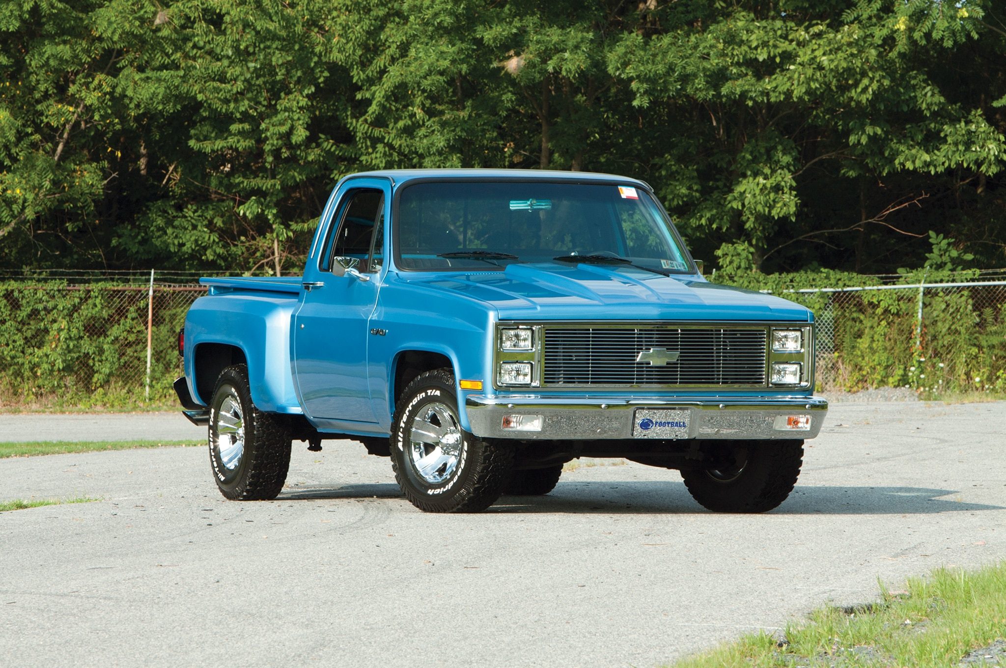 1982-chevrolet-c10-stepside-front-three-quarter2.jpg
