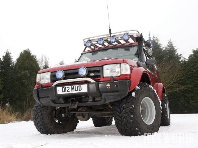129_0909_21_z+1996_land_rover_discovery+front_view_snow.jpg