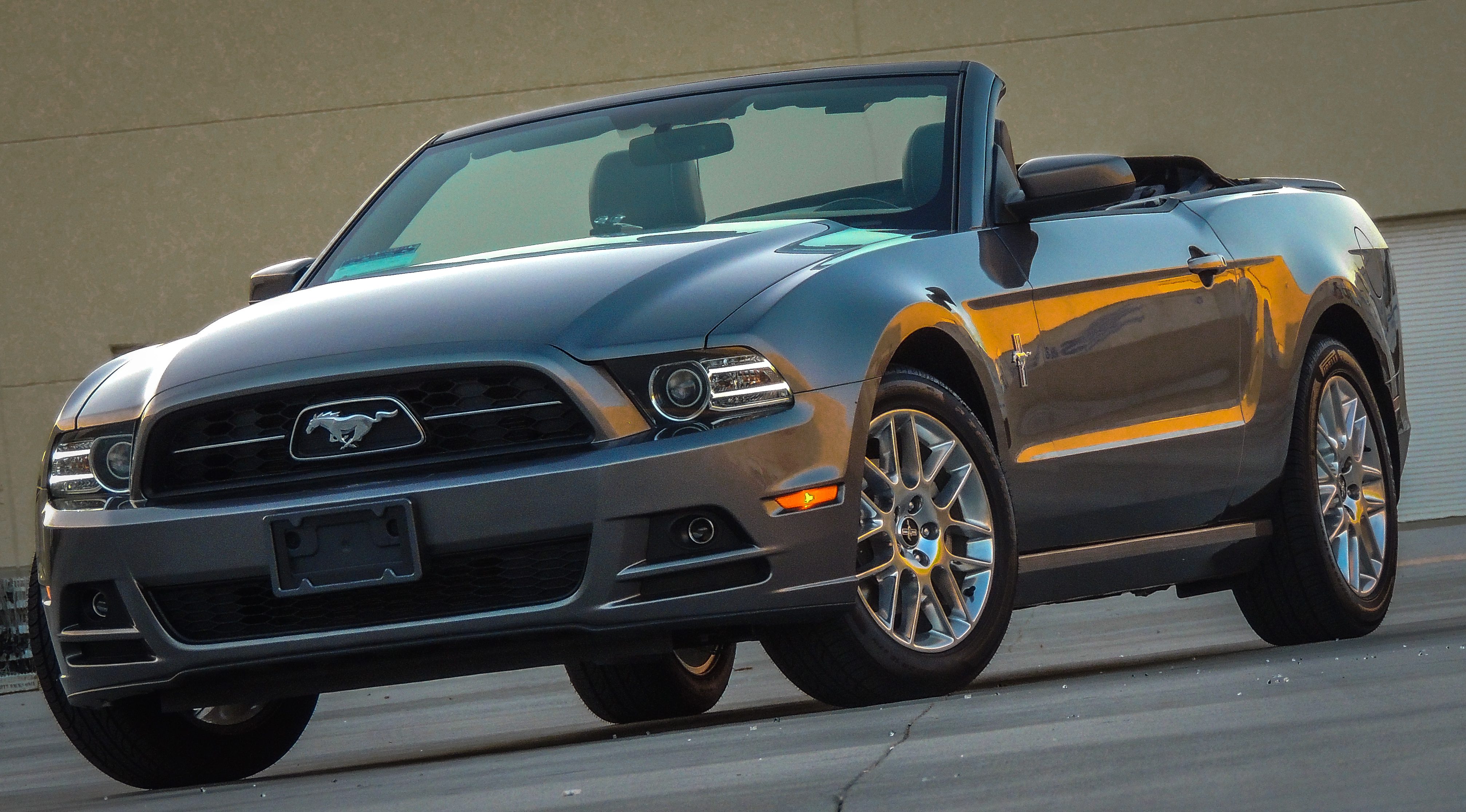 2014_Mustang_Convertible.jpg