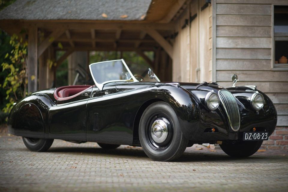 1952-jaguar-xk120-1.jpg