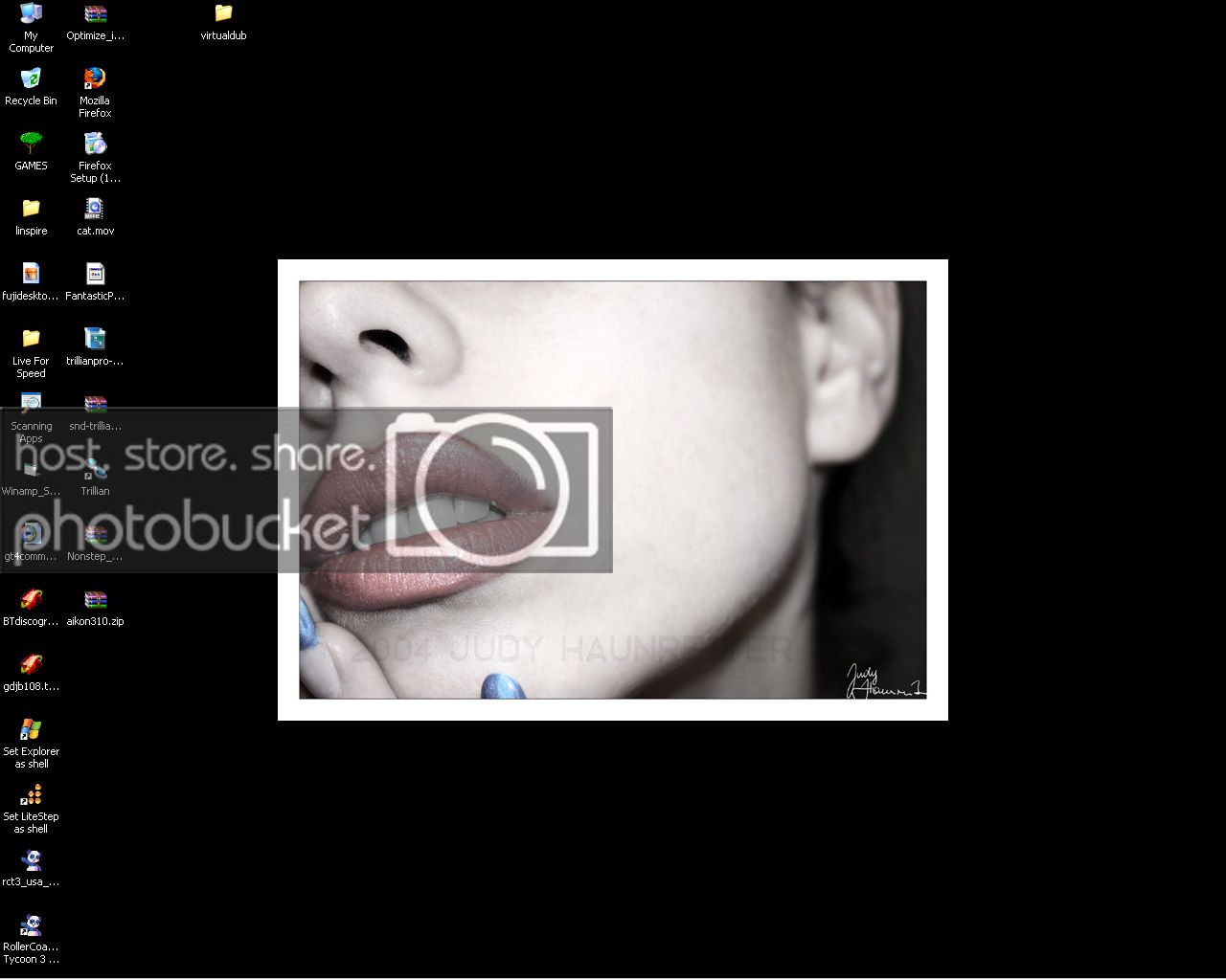 lipsbackground.jpg