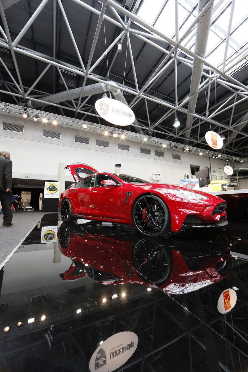 2015-tesla-model-s-elizab-29_800x0w.jpg