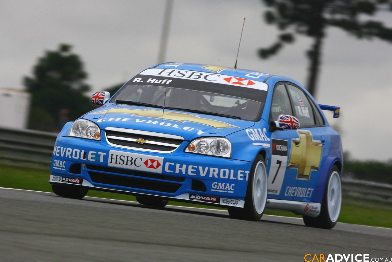 chevrolet-lacetti-wtcc-06.jpg