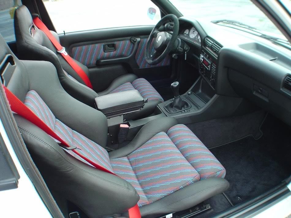 1989-BMW-M3-alpine-white-interior.jpg