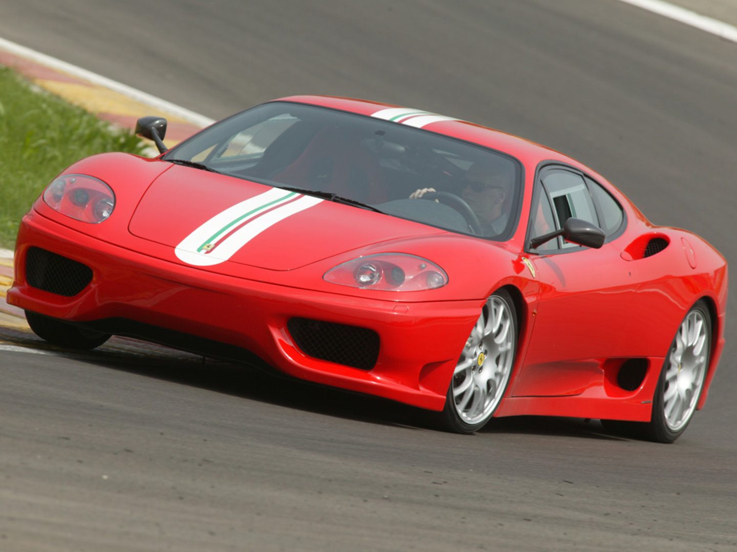challenge_stradale_03930-1920x1080_B3G1YY.jpg
