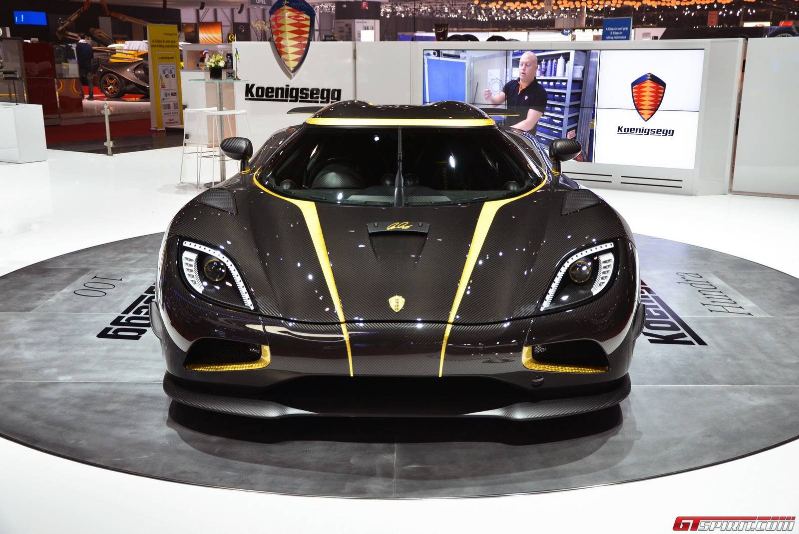 koenigsegg-18.jpg