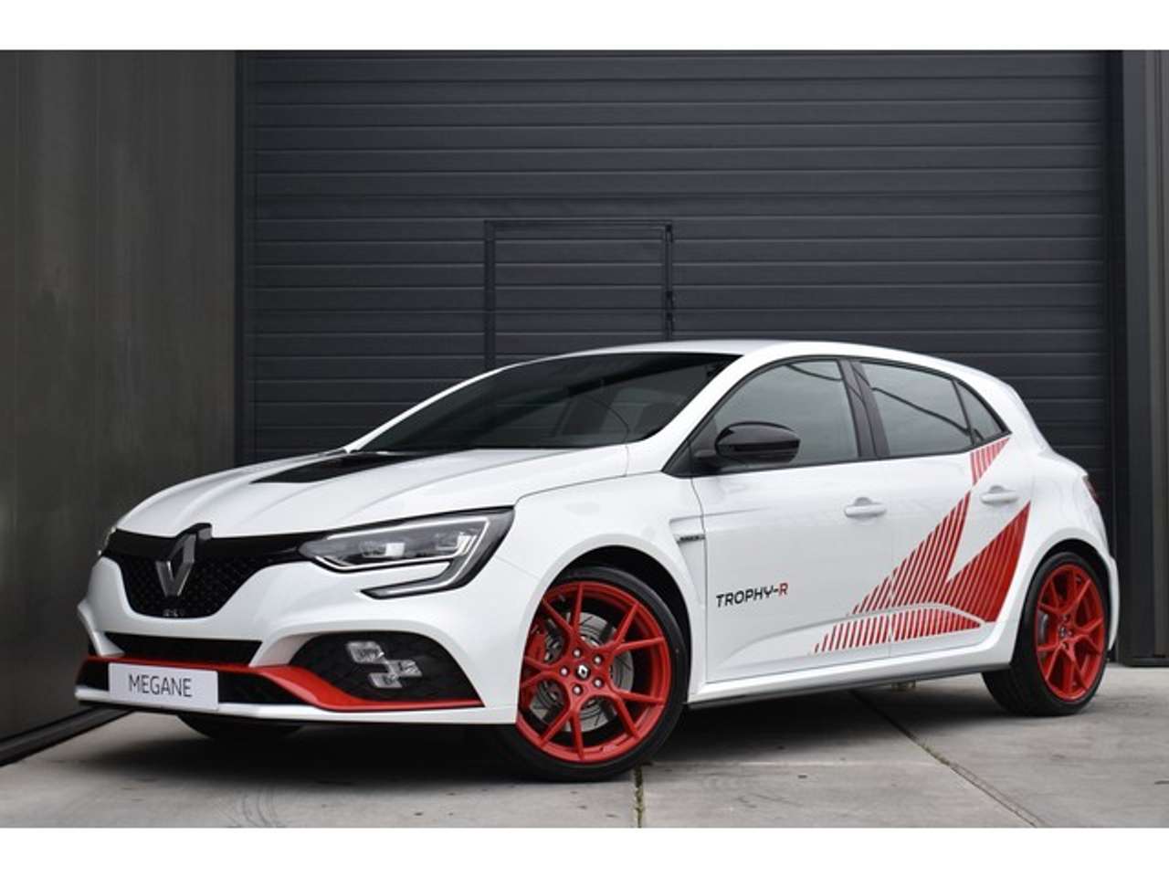 RENAULT-MEGANE-00.jpg