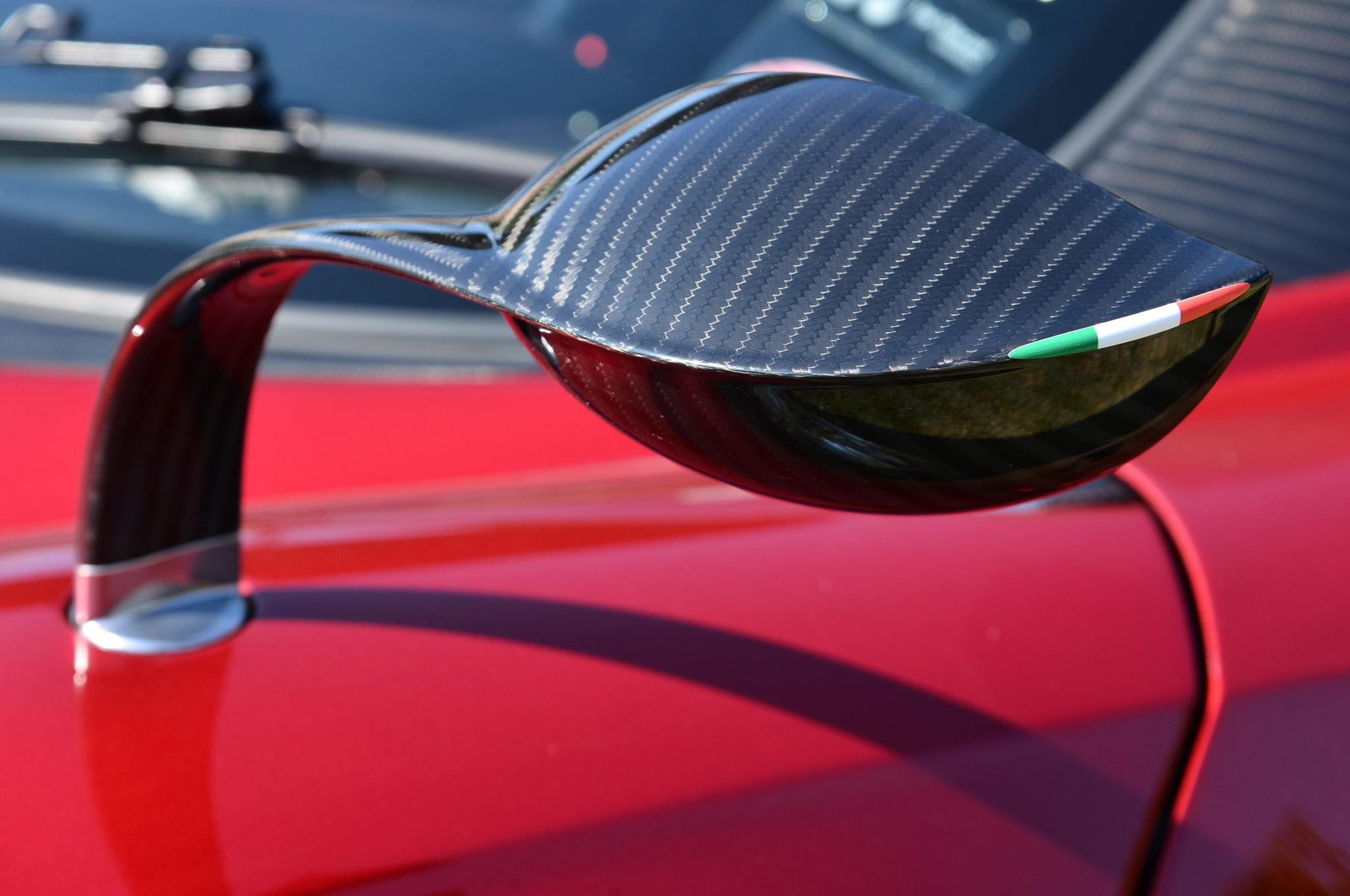 Pagani-Huayra-mirror.jpg