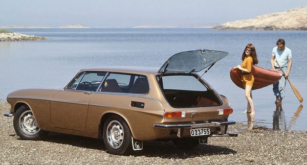 VolvoP1800ES2.jpg