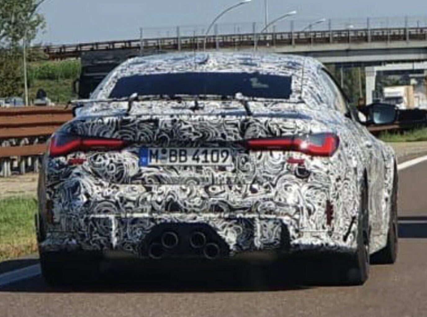 BMW-M4-CSL-Spy-Photos-1-1376x1024.jpg