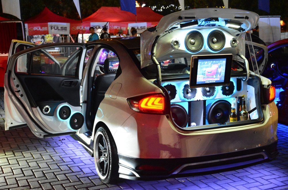modified-car-60f92e1d5ca46.jpg