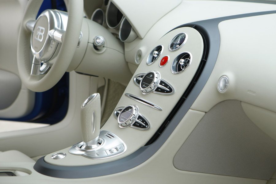 bugatti_veyron_bleu_centenaire_in3.jpg